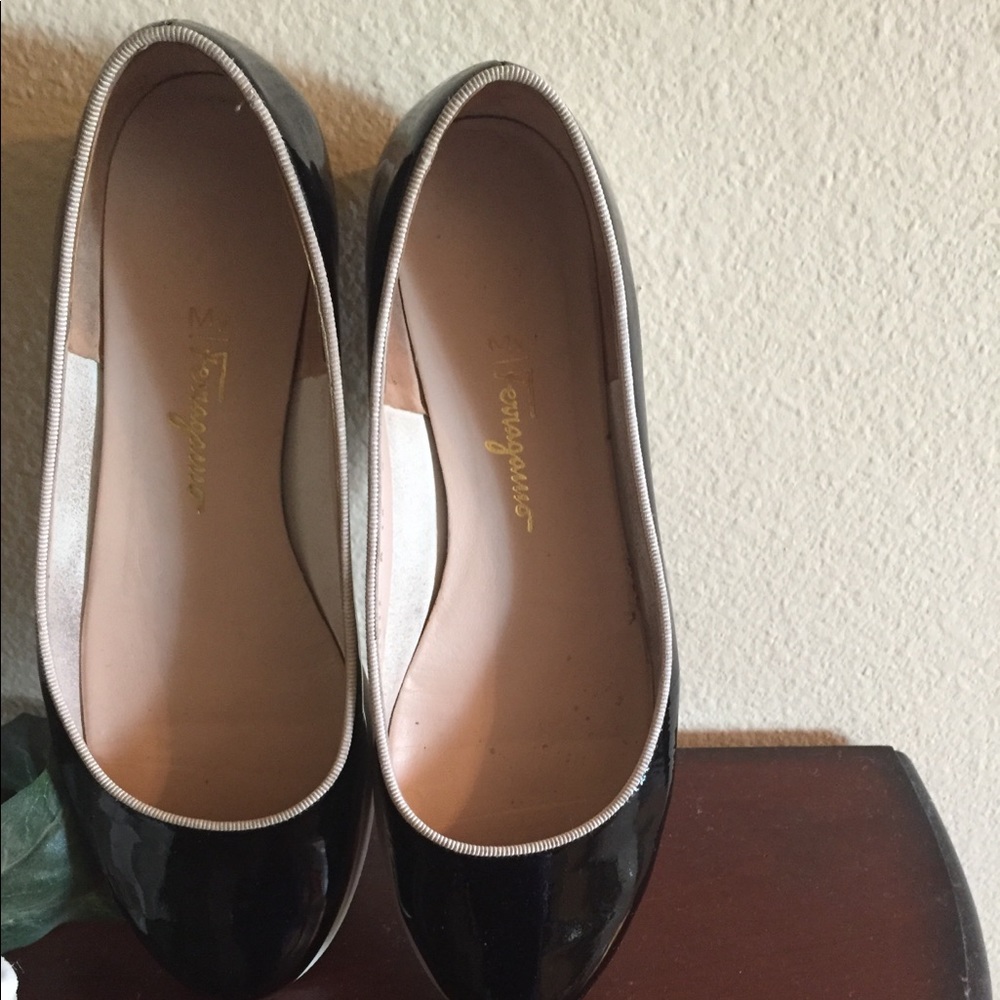 Flat shoes, I bought 3 yrs ago ,still beautiful